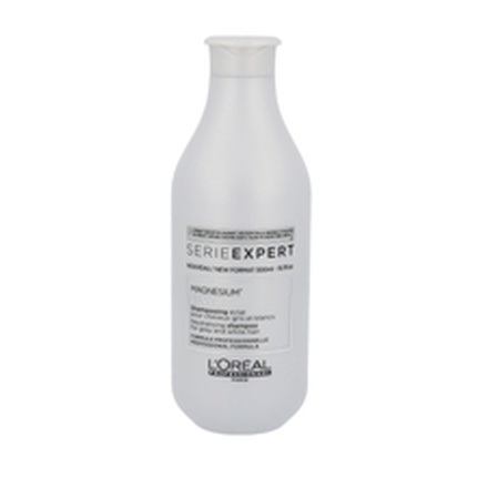 L'Oral Professionnel Expert Silver Shampoo For Damaged And Colored Hair Neutralizing Shampoo For Gray And White Hair L'Oréal Professionnel Expert Silver Shampoo bottle for damaged and colored grey and white hair